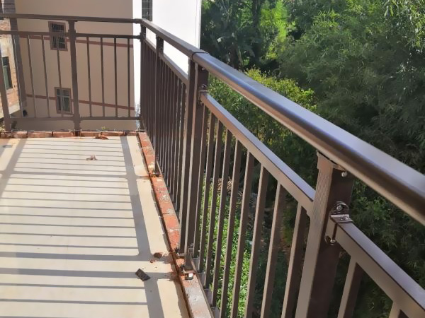 阳台护栏国家标准管材厚度是多少？