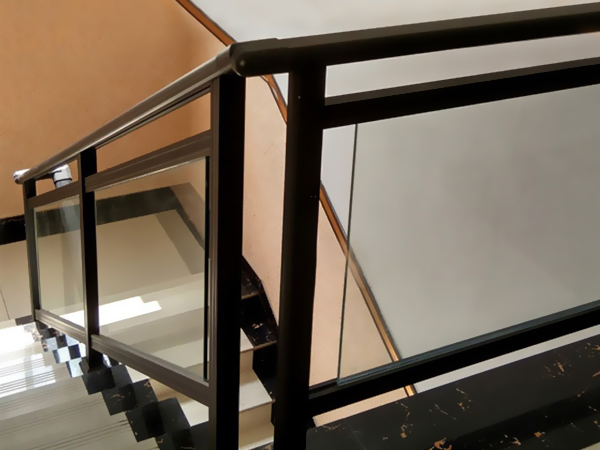 铝合金玻璃楼梯扶手图片