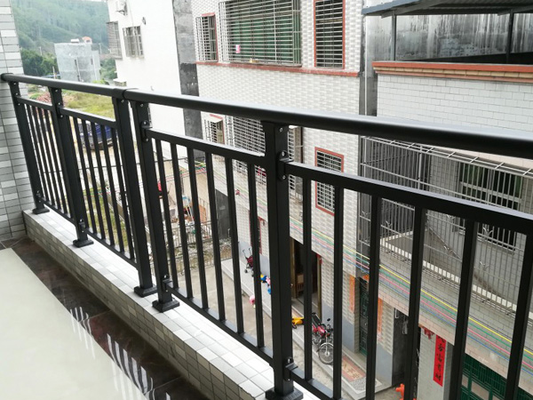 安装阳台护栏有哪些好处？