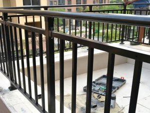 阳台护栏安装技巧