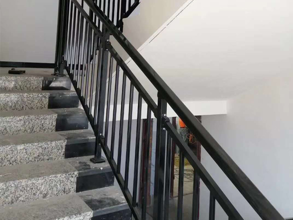楼梯扶手定制要多久？