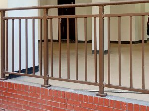 阳台护栏承重一般多少？