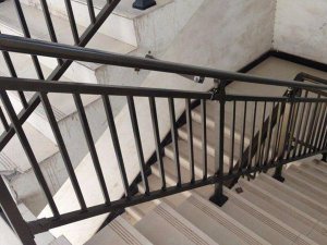 楼梯扶手一般多高合适？