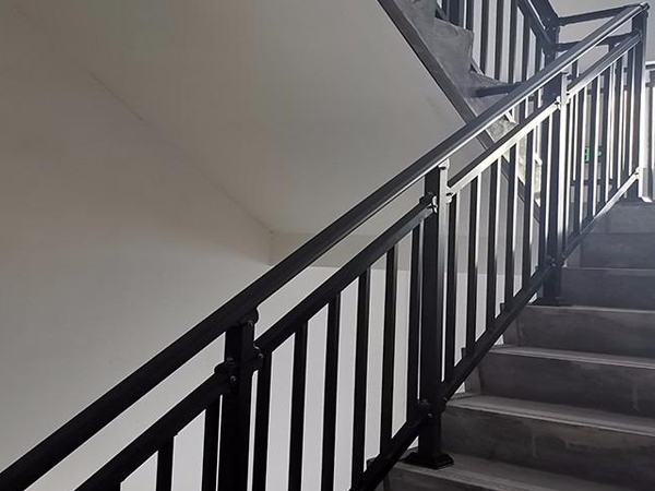 锌钢楼梯扶手为什么那么受欢迎？原因在这里！