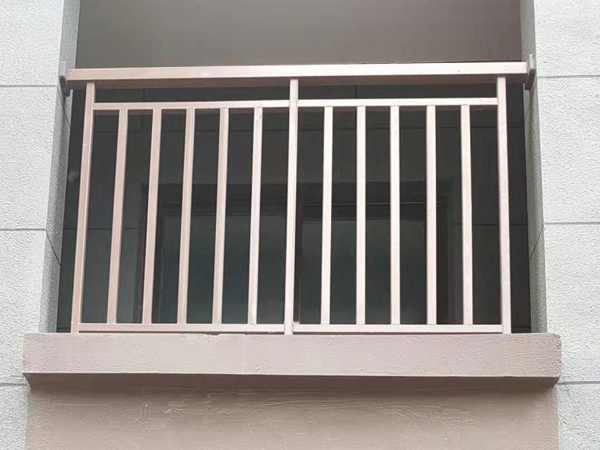 阳台栏杆用什么材料好？