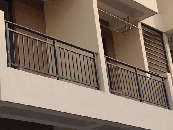 锌钢阳台护栏表面处理哪种工艺好？