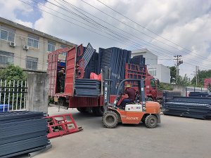 金用护栏2021年7月28日锌钢百叶窗发货！