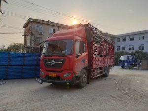 金用护栏2021年10月28日锌钢连廊栏杆发货!