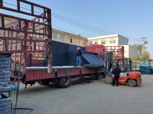 金用护栏2021年11月24日锌钢百叶窗发货!