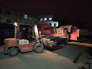 金用护栏2021年12月8日锌钢阳台栏杆装车发货！