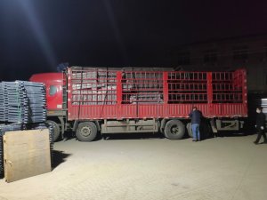 金用护栏2022年1月8日锌钢围墙护栏装车发货!