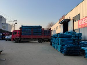 金用护栏2022年1月10日锌钢阳台护栏装车发货!