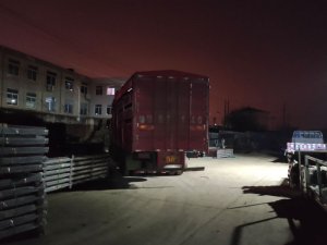 金用护栏2022年1月14日锌钢阳台栏杆装车发货!