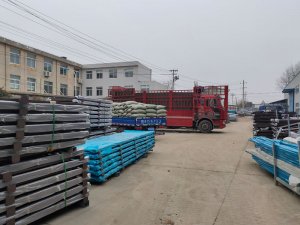 金用护栏2022年1月15日锌钢飘窗栏杆装车发货!