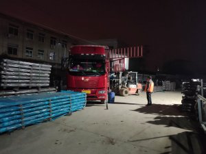 金用护栏2022年1月17日锌钢阳台栏杆装车发货!