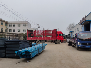 金用护栏2022年2月22日铝合金百叶窗装车发货!