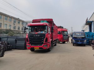 金用护栏2022年2月24日锌钢阳台栏杆装车发货!