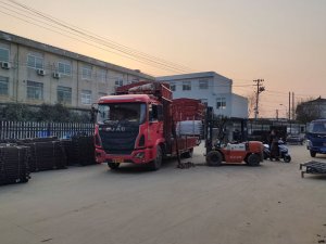 金用护栏2022年2月26日组装式锌钢栏杆装车发货!