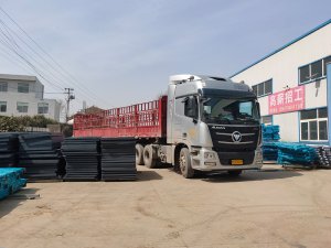 金用护栏2022年3月5日锌钢阳台栏杆装车发货!