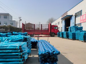 金用护栏2022年3月7日锌钢阳台栏杆装车发货!