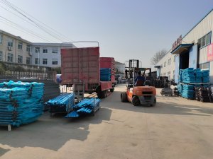 金用护栏2022年3月8日锌钢阳台栏杆装车发货!