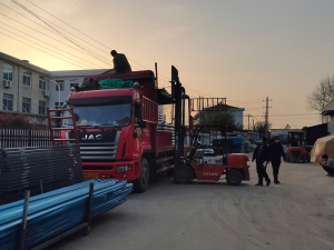 金用护栏2022年3月31日锌钢阳台护栏装车发货!