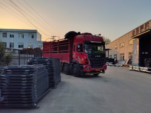 金用护栏2022年4月9日锌钢围墙护栏装车发货!
