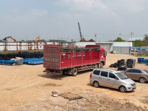 金用护栏2022年4月27日锌钢围墙护栏装车发货!