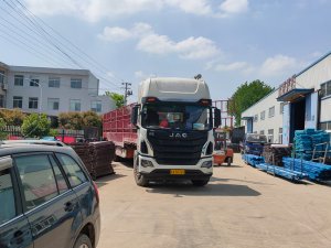 金用护栏2022年4月28日锌钢百叶窗装车发货!