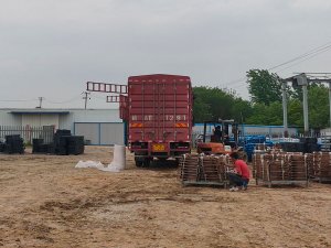 金用护栏2022年5月5日锌钢护窗栏杆装车发货!