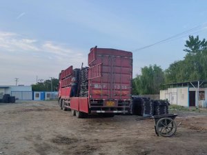 金用护栏2022年5月10日锌钢空调栏杆装车发货！