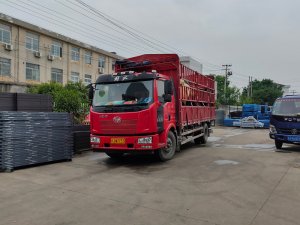 金用护栏2022年5月28日锌钢百叶窗装车发货！