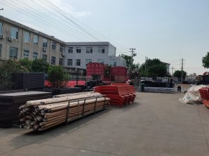 金用护栏2022年6月6日锌钢楼梯栏杆装车发货!