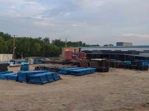 金用护栏2022年6月9日锌钢阳台护栏装车发货!