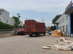 金用护栏2022年6月27日锌钢百叶窗装车发货!