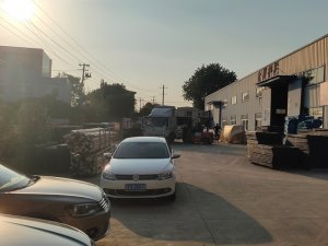 金用护栏2022年6月28日锌钢百叶窗装车发货!