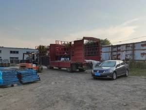 金用护栏2022年6月29日锌钢护窗栏杆装车发货!