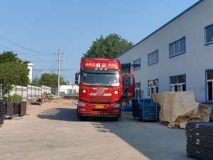 金用护栏2022年7月4日锌钢百叶窗装车发货！