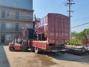 金用护栏2022年7月12日锌钢百叶窗装车发货！