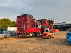 金用护栏2022年7月21日锌钢百叶窗装车发货！