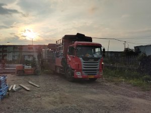 金用护栏2022年7月22日锌钢阳台栏杆装车发货！