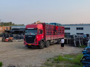 金用护栏2022年8月2日锌钢阳台护栏装车发货！