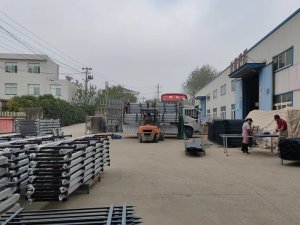 金用护栏2022年10月10日锌钢阳台护栏装车发货！