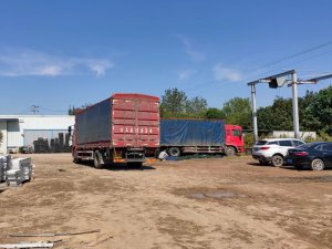 金用护栏2022年10月12日锌钢空调护栏装车发货！