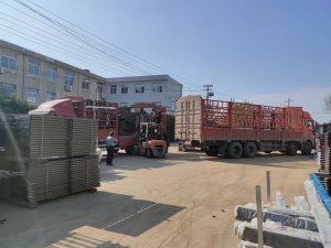 金用护栏2022年11月2日锌钢护窗栏杆装车发货！