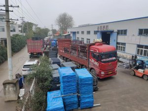 金用护栏2022年11月30日锌钢百叶窗装车发货！