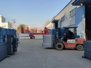 金用护栏2022年12月8日锌钢飘窗栏杆装车发货！