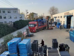 金用护栏2022年12月10日锌钢阳台护栏装车发货！