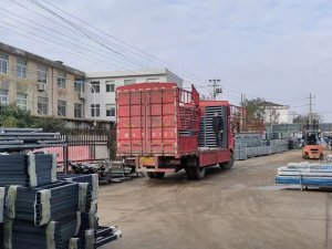 金用护栏2022年12月10日锌钢百叶窗装车发货！