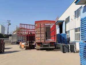 金用护栏2022年12月24日锌钢百叶窗装车发货！